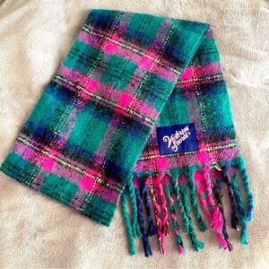 NWT VICTORIA’S SECRET PLAID SCARF
